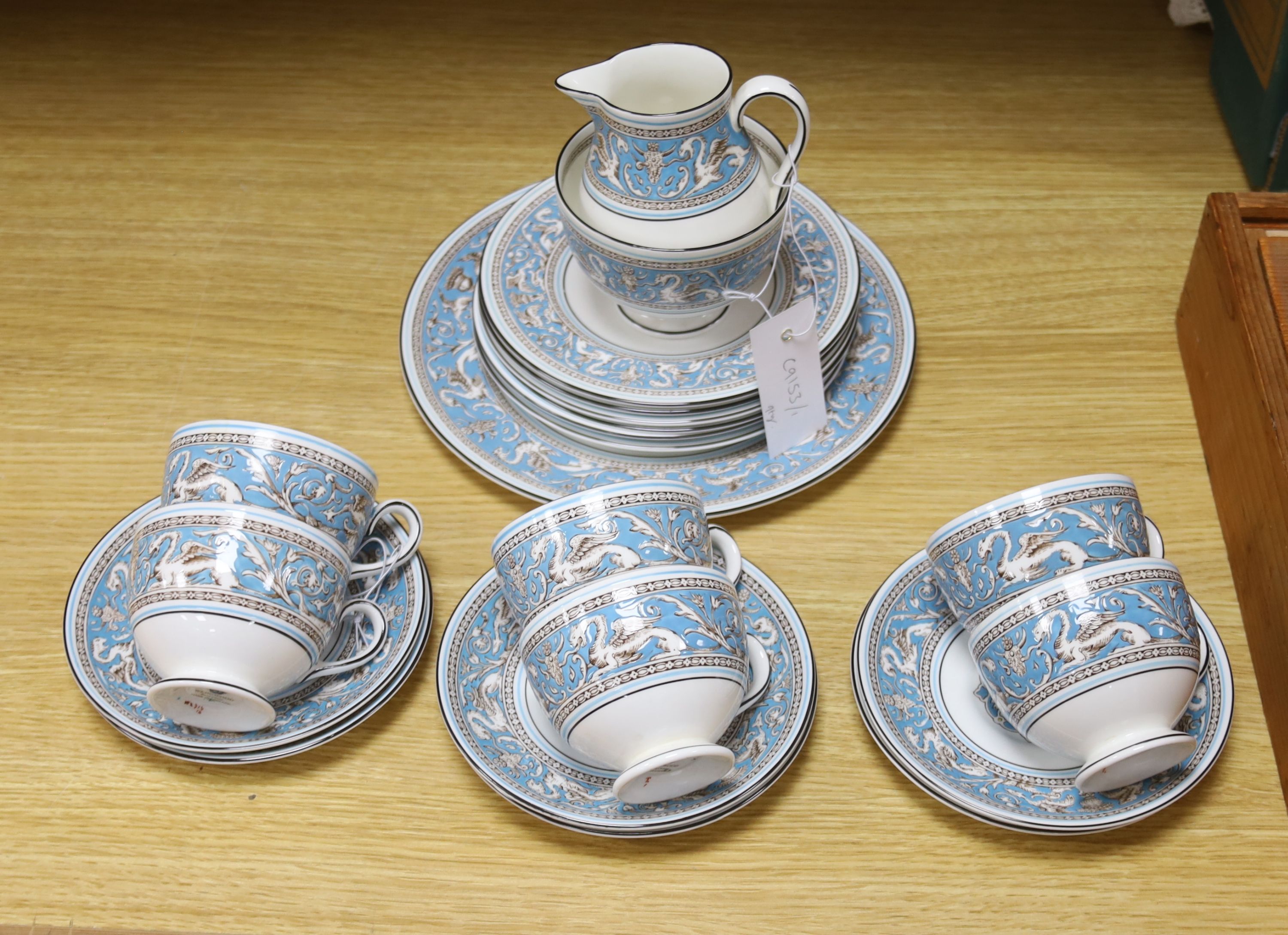 A quantity of Wedgwood Florentine tea and dinner wares, including single dinner plate, six side plates, six cups, six saucers, a milk j